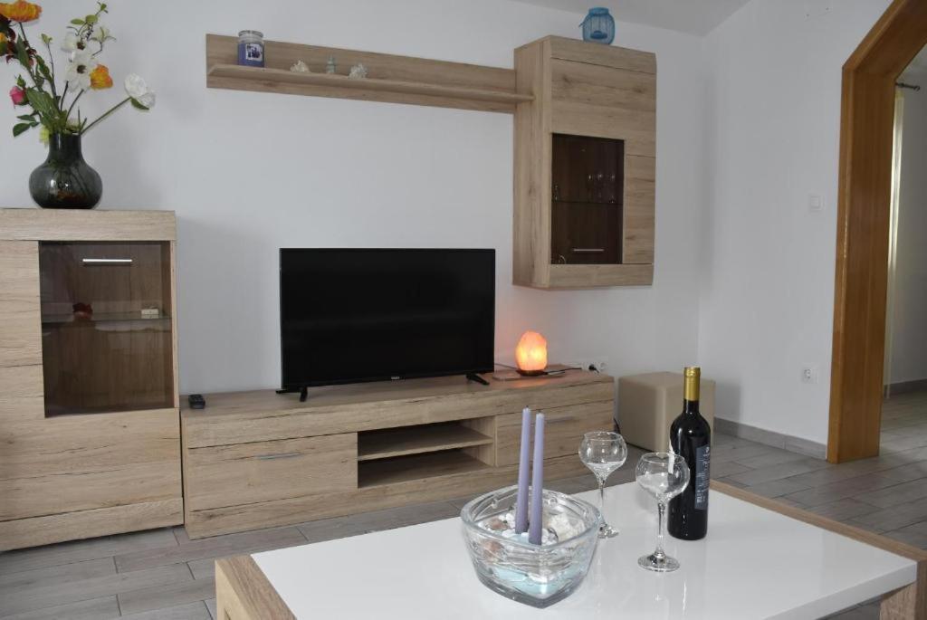 Apartmani Mira Klenovica Extérieur photo